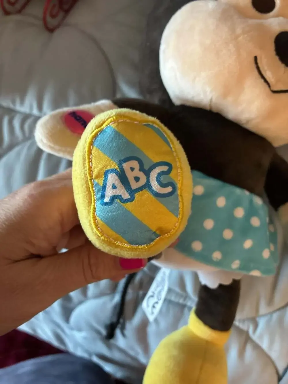 Disney Hooyay Hug and Play Talking Minnie Mouse Interactive Learning Plush A689